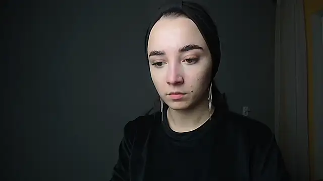 Eva Gloryy online show from 02.13.25