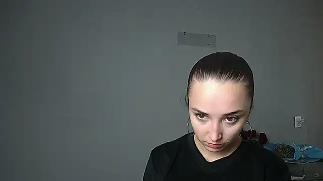 Eva Gloryy online show from 10.13.25