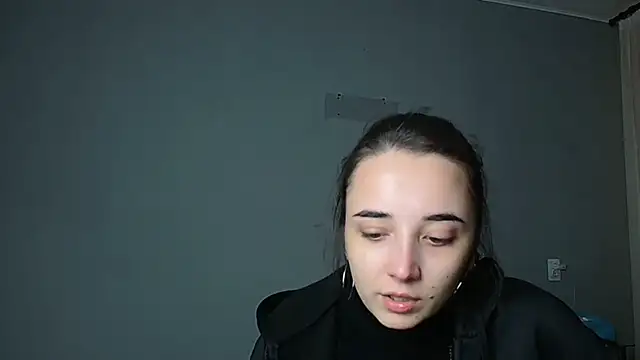 Eva Gloryy online show from 11.23.25