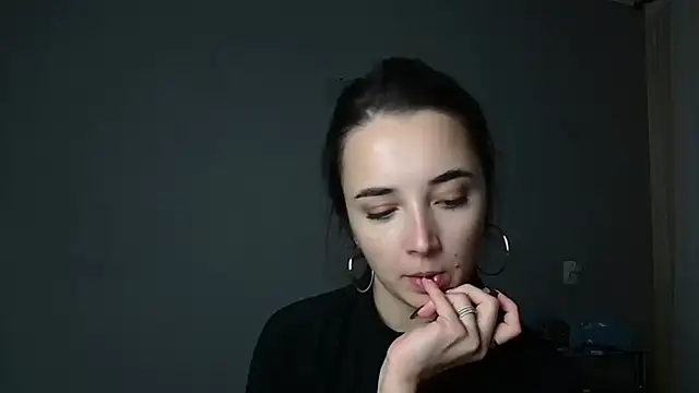 Eva Gloryy online show from 11.26.25