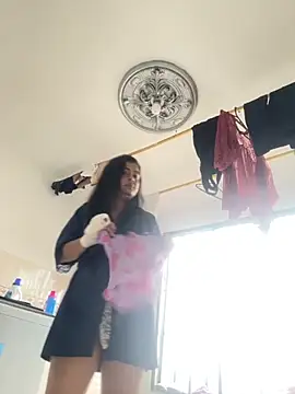 Lili  taylor online show from 09.25.25