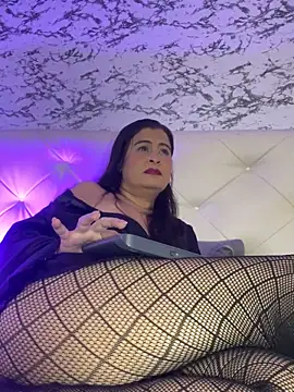 Lili  taylor online show from 11.06.25