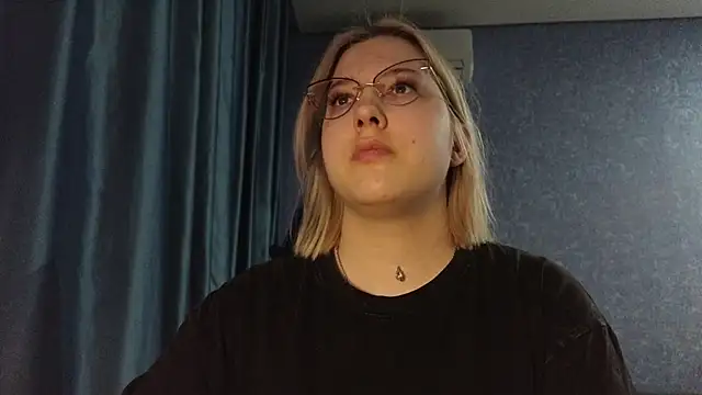 HotBrandyX online show from 04.06.26