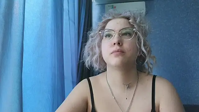 HotBrandyX online show from 04.11.26