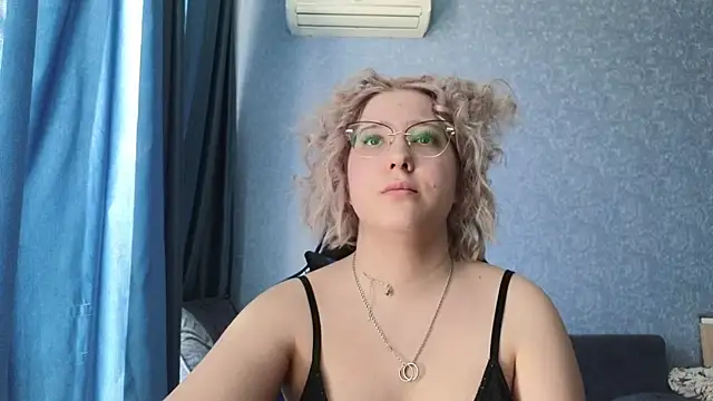 HotBrandyX online show from 04.11.26