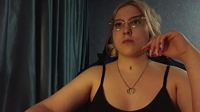 HotBrandyX online show from 04.15.26