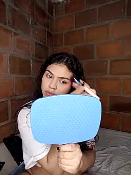 Snapshot of enid_greins chatting on 10.01.25 enid greins online show from 10.01.25