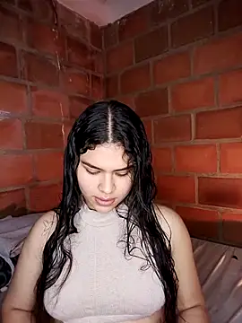 Snapshot of enid_greins chatting on 10.20.25 enid greins online show from 10.20.25