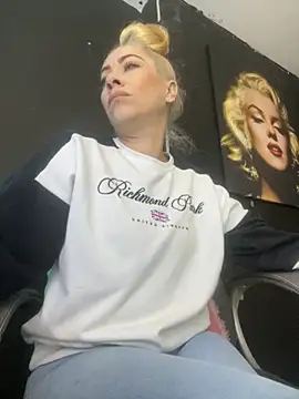 viktoria davis  online show from 10.01.25