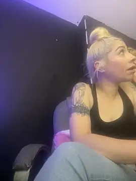 viktoria davis  online show from 10.14.25