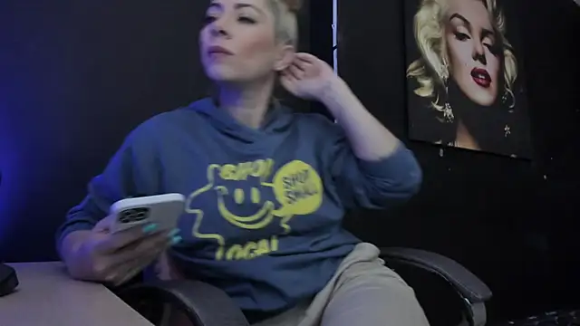 viktoria davis  online show from 10.15.25