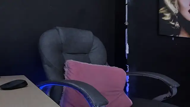 viktoria davis  online show from 02.24.26