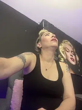 viktoria davis  online show from 02.25.26