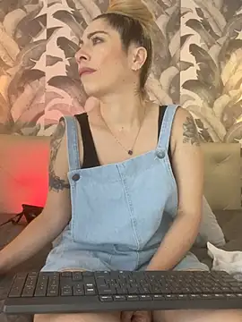 viktoria davis  online show from 04.21.26