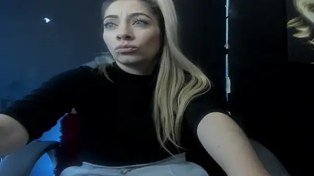 Snapshot of viktoria_davis_ chatting on 04.29.26 viktoria davis online show from 04.29.26