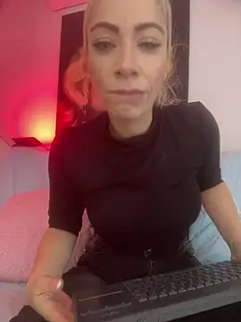Snapshot of viktoria_davis_ chatting on 06.07.26 viktoria davis online show from 06.07.26