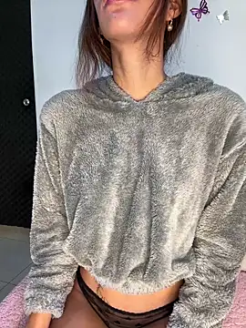 Snapshot of zoe_storm chatting on 10.16.25 zoe storm online show from 10.16.25