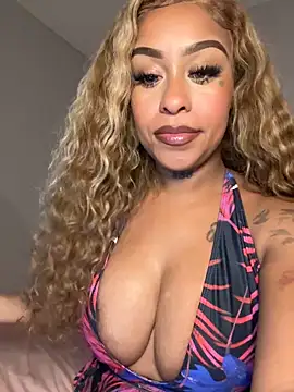 Snapshot of hazelbaby8880 chatting on 01.17.25 hazelbaby8880 online show from 01.17.25