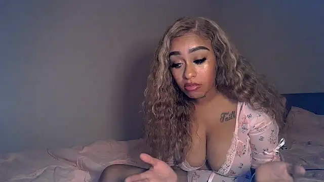 Snapshot of hazelbaby8880 chatting on 01.23.25 hazelbaby8880 online show from 01.23.25