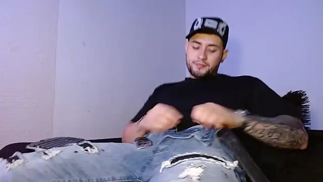 Lliam 2 online show from 10.05.25