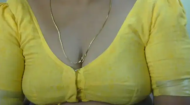 Snapshot of Varshaa1950 chatting on 01.23.25 Varshaa1950 online show from 01.23.25