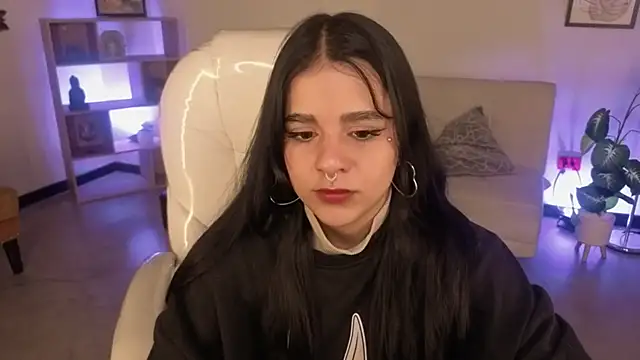 Nicole Foxx  online show from 11.27.25