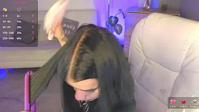 Nicole Foxx  online show from 01.31.26