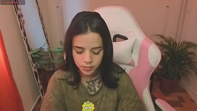 Nicole Foxx  online show from 05.17.26