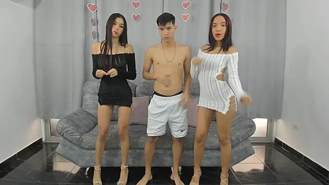 hotlittleones18 online show from 02.23.25