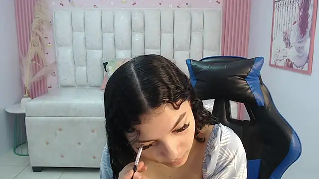 shalon diaz s online show from 10.09.25