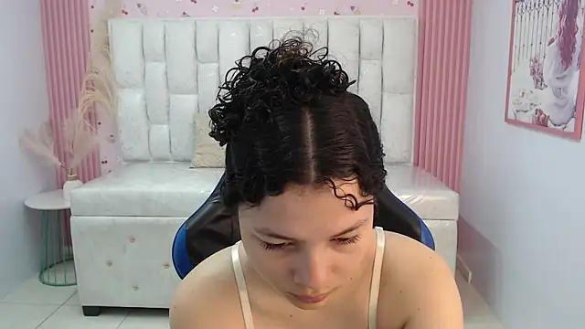 shalon diaz s online show from 11.04.25