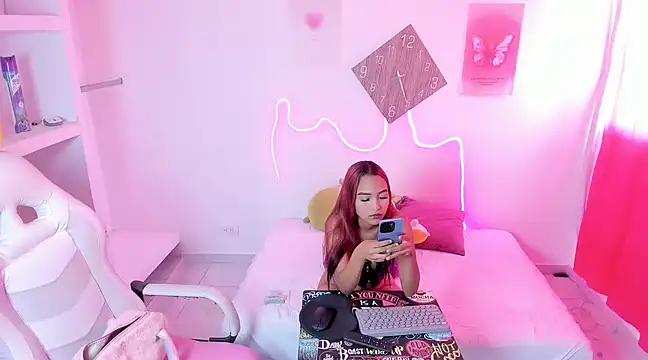 Snapshot of Barbie_sexy33 chatting on 03.10.25 Barbie sexy33 online show from 03.10.25