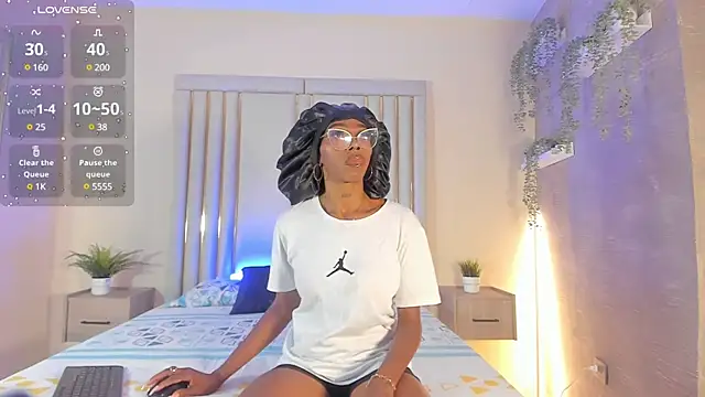 Snapshot of Liincostelloo chatting on 02.12.25 Liincostelloo online show from 02.12.25