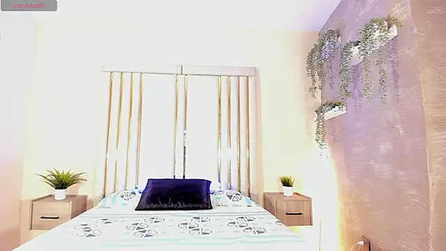 Snapshot of Liincostelloo chatting on 02.18.25 Liincostelloo online show from 02.18.25