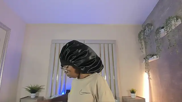 Snapshot of Liincostelloo chatting on 03.07.25 Liincostelloo online show from 03.07.25