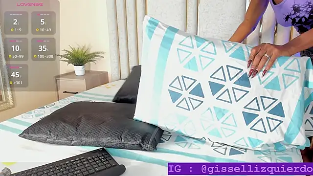 Snapshot of Liincostelloo chatting on 09.23.25 Liincostelloo online show from 09.23.25