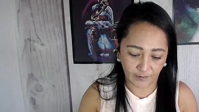 JULIANAWET69 online show from 10.27.25