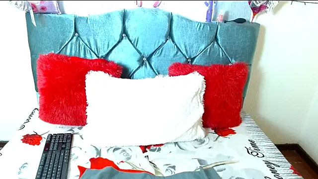 queencarlota82 online show from 02.17.25