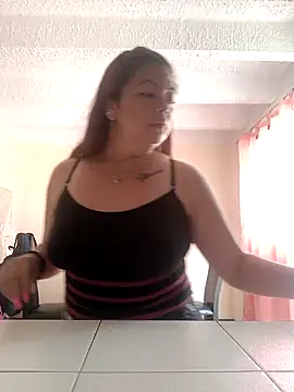 queencarlota82 online show from 02.21.25