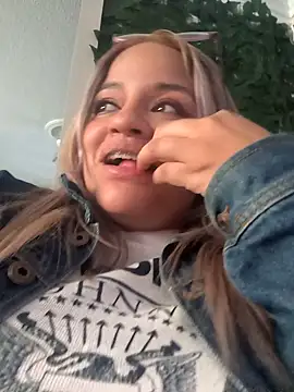 victoria  floyd online show from 11.17.25