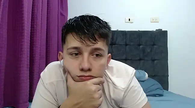 Snapshot of Alan_red chatting on 01.23.25 Alan red online show from 01.23.25