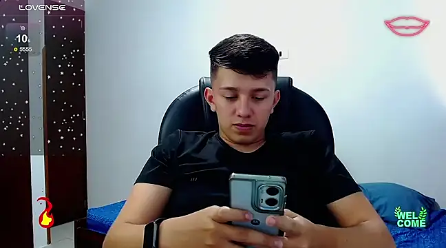 Snapshot of Alan_red chatting on 02.21.25 Alan red online show from 02.21.25