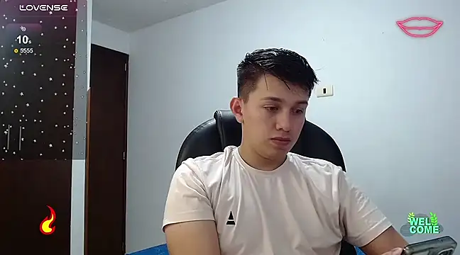 Snapshot of Alan_red chatting on 03.03.25 Alan red online show from 03.03.25