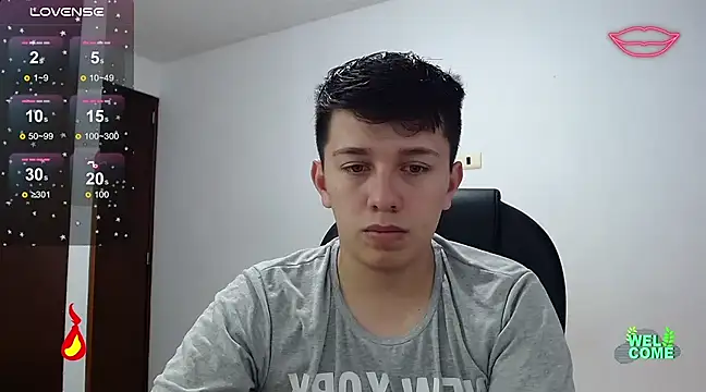 Snapshot of Alan_red chatting on 03.10.25 Alan red online show from 03.10.25