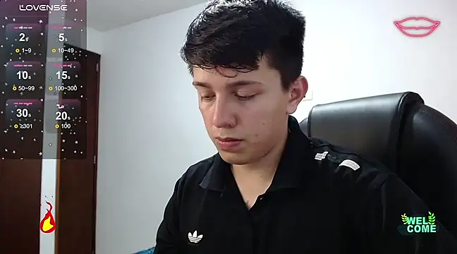 Snapshot of Alan_red chatting on 03.22.25 Alan red online show from 03.22.25