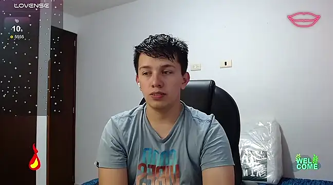 Snapshot of Alan_red chatting on 03.23.25 Alan red online show from 03.23.25