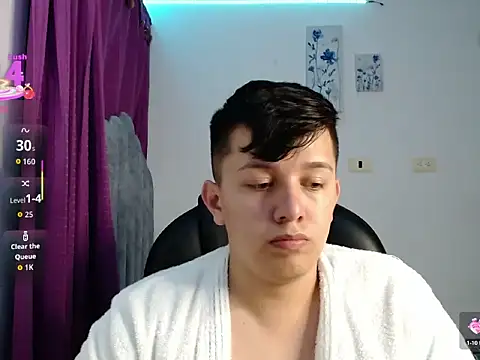 Snapshot of Alan_red chatting on 10.07.25 Alan red online show from 10.07.25