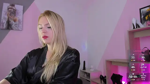 RayaCarr  online show from 10.27.25