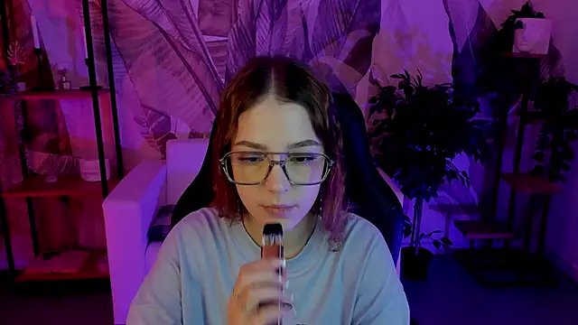 PamBeesly online show from 01.28.25