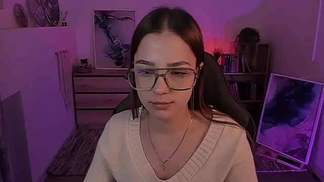 PamBeesly online show from 02.01.25